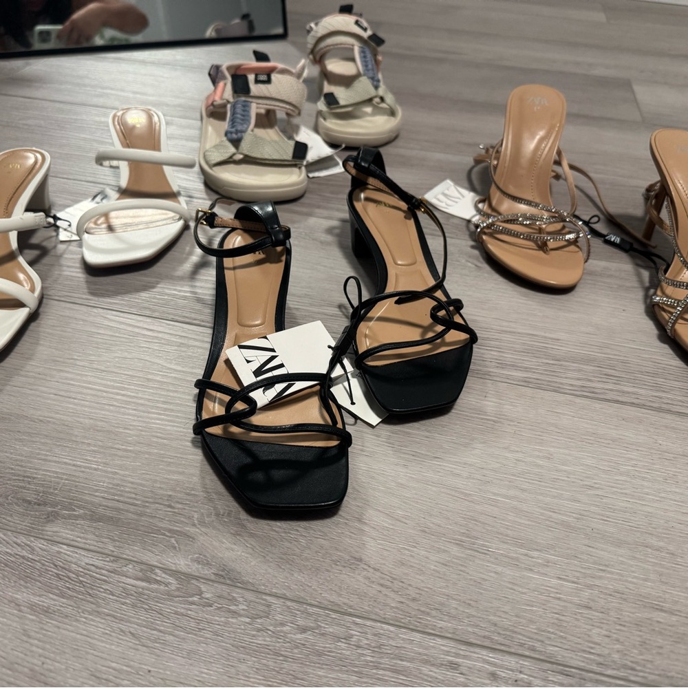HEELS FOR SALE 👠